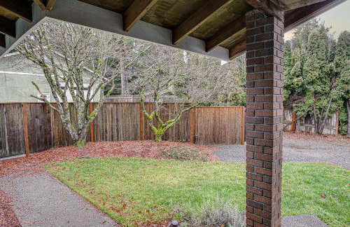 Modern Puyallup Townhome with Backyard and Fireplace - Foto 21