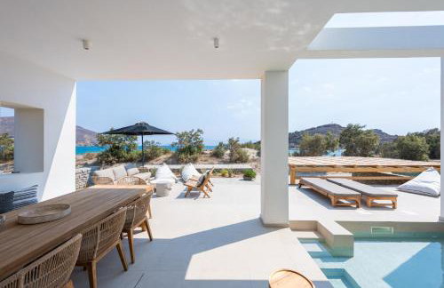 Exclusive Luxury Moca beachfront villa, Molos, Paros - Photo 1