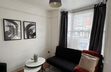 Tranquil 3BR in Portsmouth - Photo 1