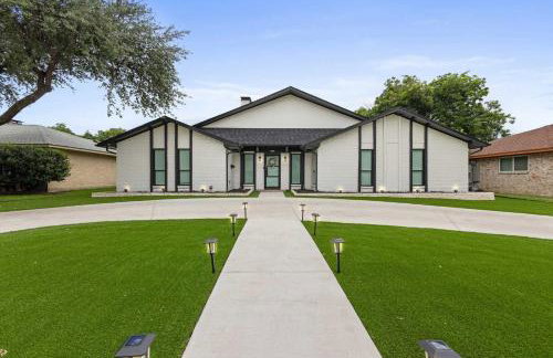 Dallas Family Fun Haus with Pool and Massive Game Room - Foto 5