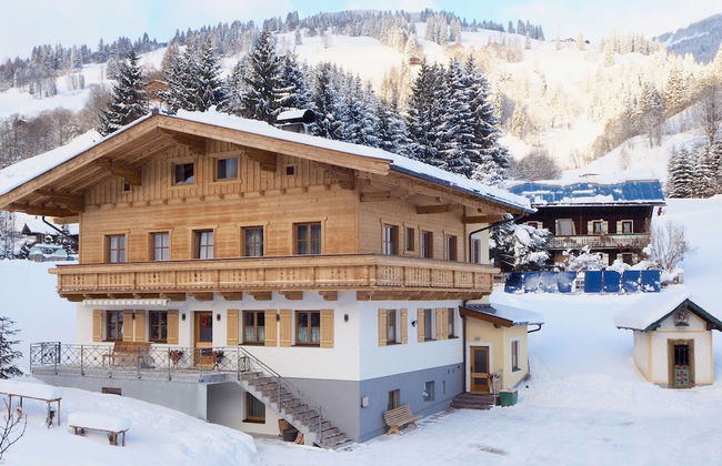 Holiday Home in Saalbach Near the Gondola Lift - Foto 1