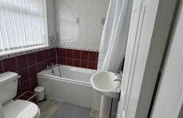 Comfortable 3BR Stay Perfect for 6 Guests - Foto 19