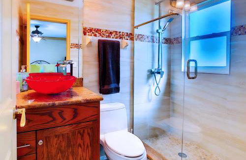 On The Water! Sleeps 12! 2 King Masters, Golf, Fishing, Bbq, Pool, Spa, Pvt Yard - Foto 37