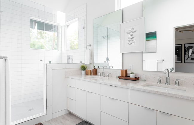 Insta-worthy Two House Corner Compound - Foto 35