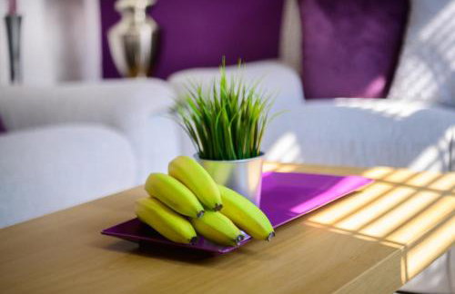 Purple Blossom, 2 bed apartment, Wi-Fi, near Didsbury, free parking - Foto 9