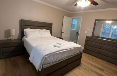 Spacious Gorgeous 3bd home with large deck Close to EVERYTHING - Foto 10