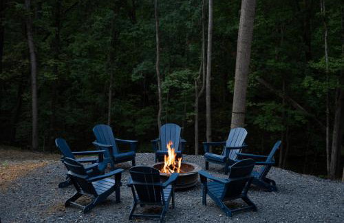 The Wilderness Cabin - Shenandoah Getaway - HotTub, Arcade, RiverAccess - Foto 7