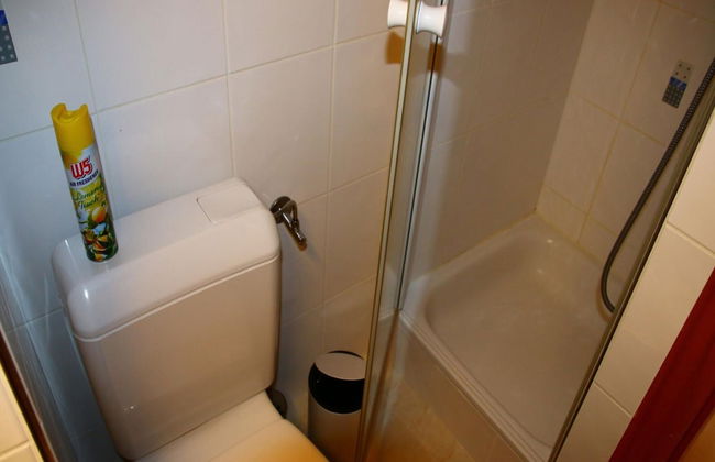 Elegant Apartment With Patio in Hills - Foto 9