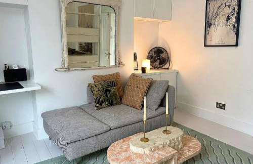 Stylish Flat by Brockley Station & Goldsmiths - Photo 1