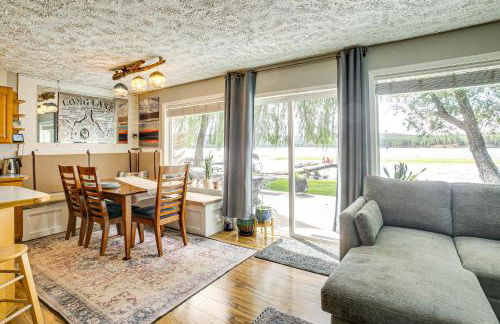 Hot Tub, Deck and Mtn Views Nine Mile Falls Duplex - Foto 6