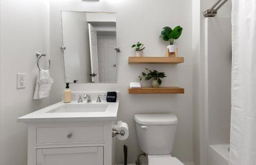 Steps Away From Mass Ave in Heart of Indy with Balcony - Foto 28