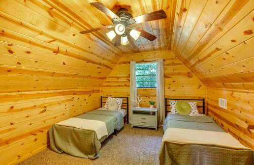 Cabin on Lake Raymond Gary with Dock, Grill and Views! - Foto 12