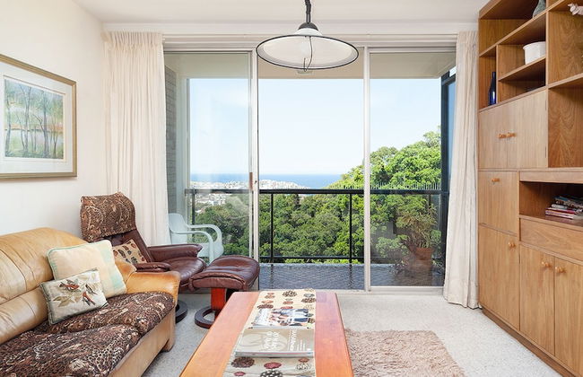 Bondi Apt for 4 Panoramic Ocean - Photo 12