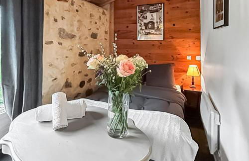 Le Clos des Écorcins - Terrasse - Parking privé - Foto 7