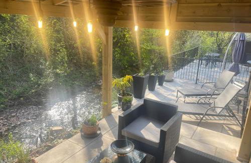 Riverside 2 Bedroom Townhouse with Car Charger - Foto 1