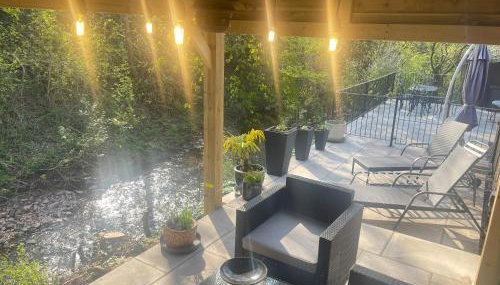 Riverside 2 Bedroom Townhouse with Car Charger - Foto 1