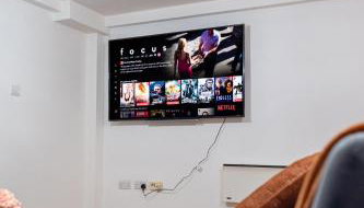 Spacious 2 Bedroom 6 Minute Drive from Huddersfield Town Centre - Ideal Stay - Foto 4