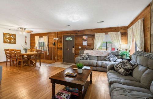 The Cozy Cottage Getaway - Private Pool & Hot Tub - Foto 11