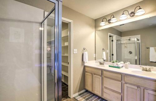 Updated Retreat with Game Room and Boat Ramp Access! - Foto 16