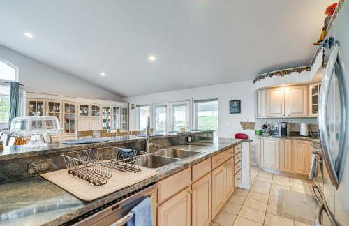 Inviting Great Falls Home with Wraparound Deck! - Foto 8