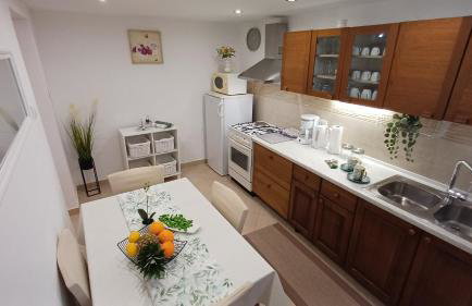 Casa Šimeti Charming Mediterranean Home near Poreč with Private Garden & Free Parking - Photo 7