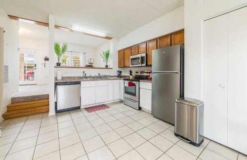 Bright Eastside 2BD 2BA Retreat w Pool and Parking - Foto 7