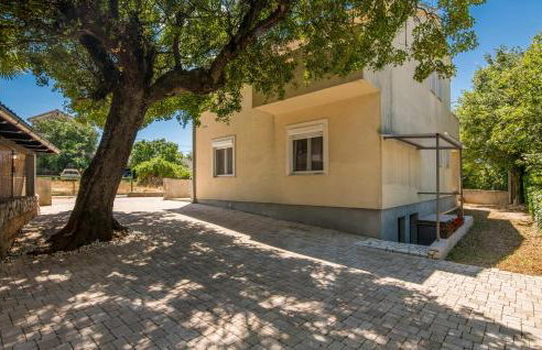 Cozy Apartment In Malinska Dubasnica - Foto 10