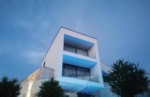 Villa NOVAMARIN - heated pool, sauna, garden - Foto 1