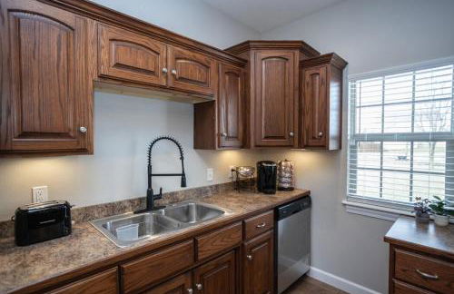 Tiny Home with Hot Tub Near Ft Leonard Wood! - Foto 24