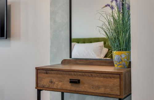 Luxury City Escape - Brand New Stylish 2 Bedroom Apartment with Parking - Foto 26