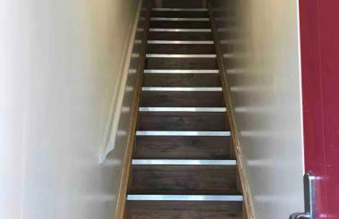 Van House - Photo 18