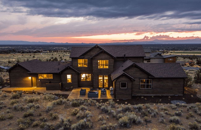 Clint by Avantstay Located Within The Brasada Ranch Community Golf Course Pool Hot Tub - Foto 1