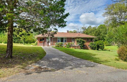 Pet Friendly Home with Hot Tub, Patio and Game Room! - Foto 43