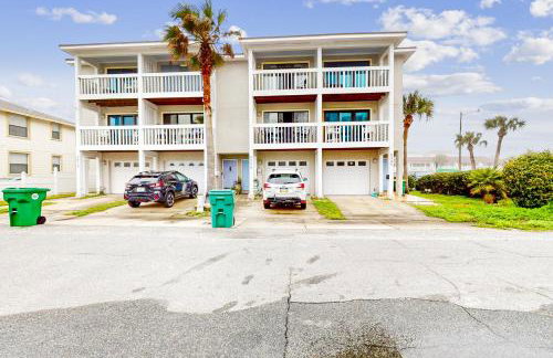 Ocean-view townhome with balcony & W/D - walk to beach - dog-friendly - Foto 24