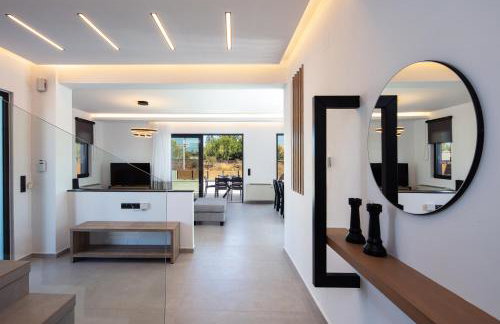 Sunnyside Villas, Just Steps to the Beach & Restaurants, By ThinkVilla - Photo 77