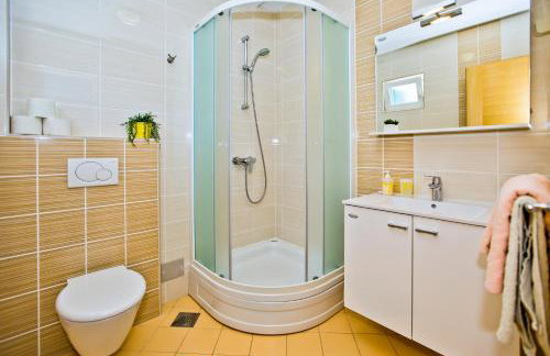 Luxurious Apartments Maslina with Beach - Photo 8