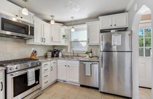 Charming 2BR Retreat - Pet Friendly! - Foto 10