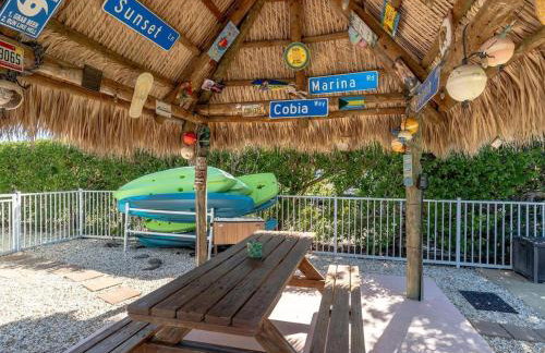 Tiki Time - Waterfront Pool Home, 65` Dock , Direct Ocean Access! - Foto 11