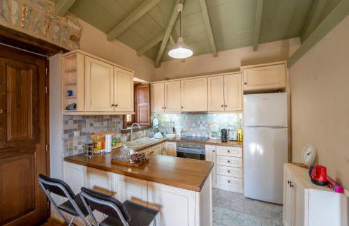 Villa Korfes-Πέτρινη Τριώροφη Βίλα-Άνεση & Ιδιωτικότητα - Foto 4