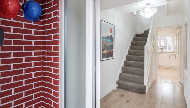 Enfield House - Foto 3, Recepción