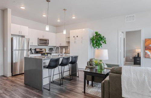 Convention Center Lux - 2BR 2BA - Pool Gym HotTub - Foto 19