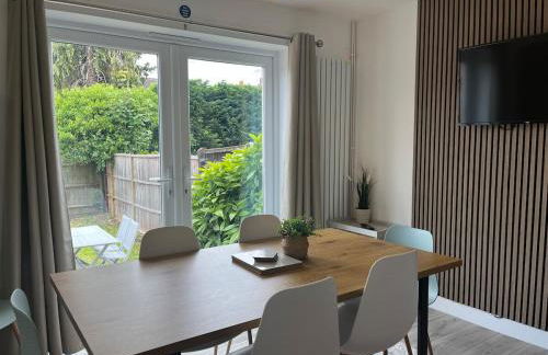 Briants, for Families & Contractors - Free Parking - Photo 53