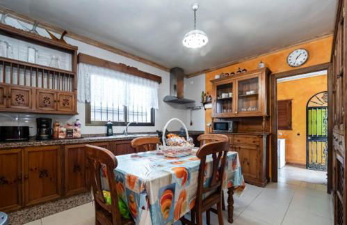 Preciosa villa con gran piscina y fabulosas vistas - Photo 6