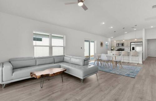 Newly built 3 bedroom with Golf Cart - Foto 26