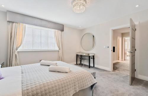 Large Comfortable & Private Home in Fetcham - Pass the Keys - Foto 19