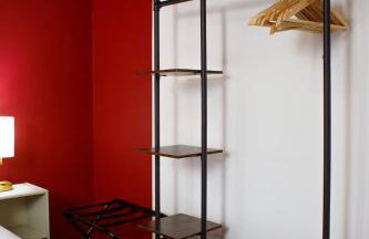 6 BR 3 Bath Spacious Tudor House & Free Parking - Foto 39