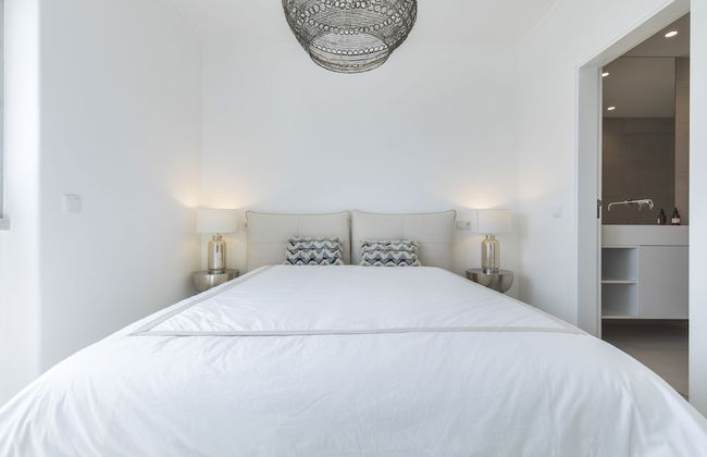 Luxurious Seaview Apartment in Estoril - Photo 5