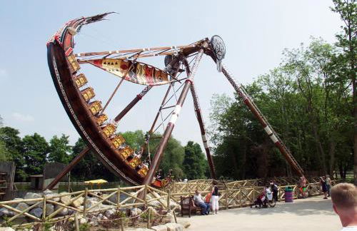 AMC Flamingo Land Caravan, Motorhome & Campervan Hire - Foto 16