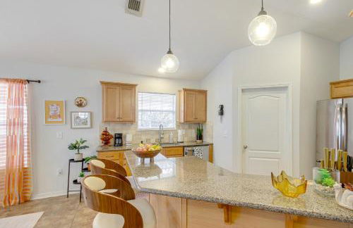 3 Mi to Escambia Bay Home with Deck and Private Yard! - Foto 9