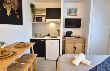 Angélique- Matelas confort - Clim - Wifi - Gare - Foto 8